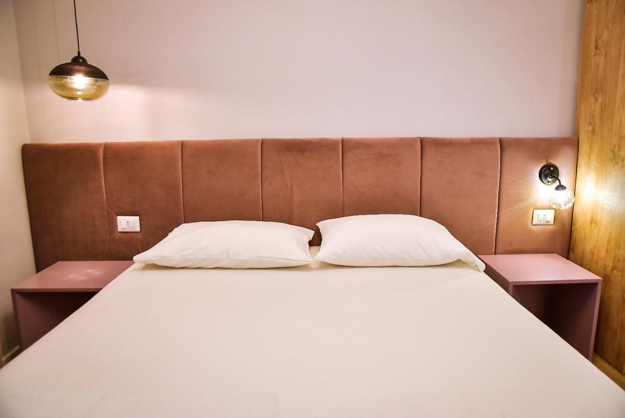 Hotel Jurgen Rinas ภายนอก รูปภาพ
