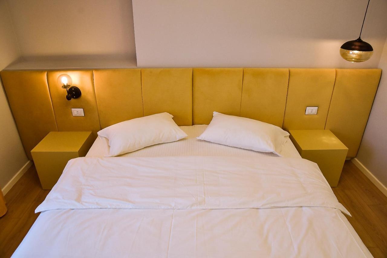 Hotel Jurgen Rinas ภายนอก รูปภาพ
