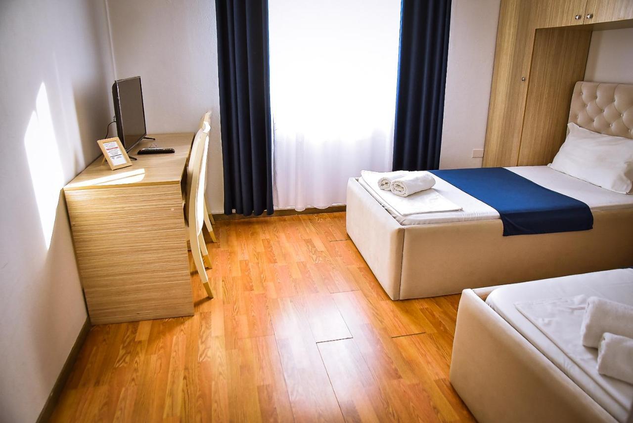 Hotel Jurgen Rinas ภายนอก รูปภาพ