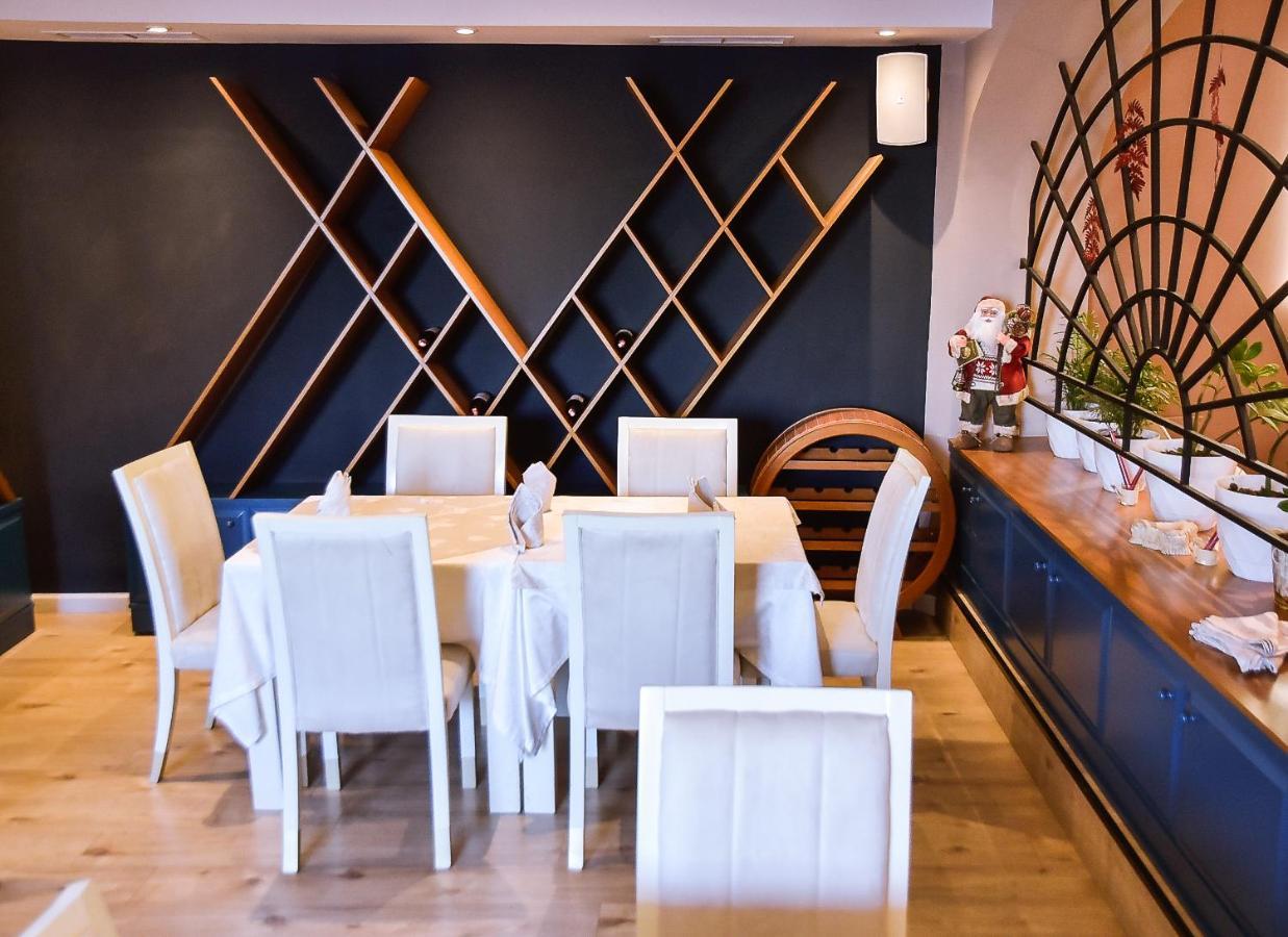 Hotel Jurgen Rinas ภายนอก รูปภาพ