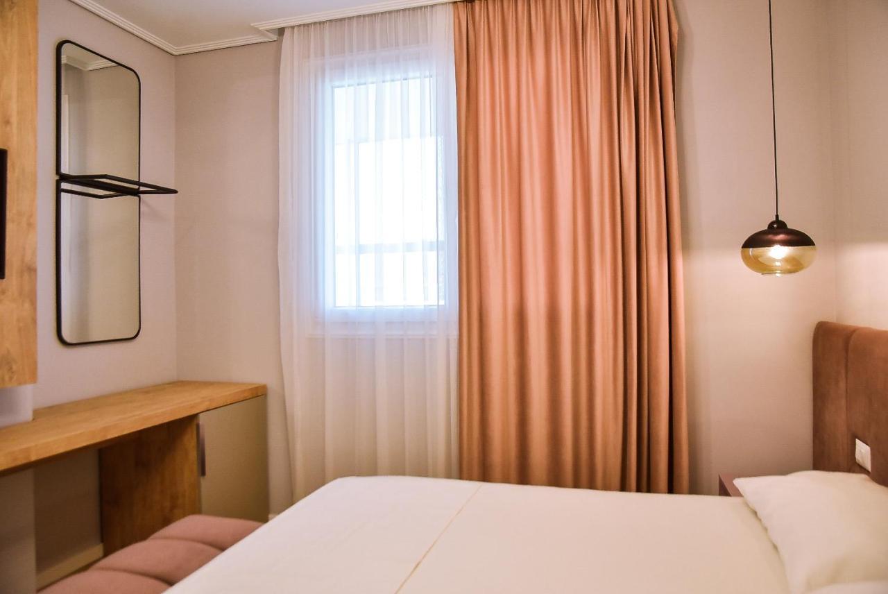 Hotel Jurgen Rinas ภายนอก รูปภาพ