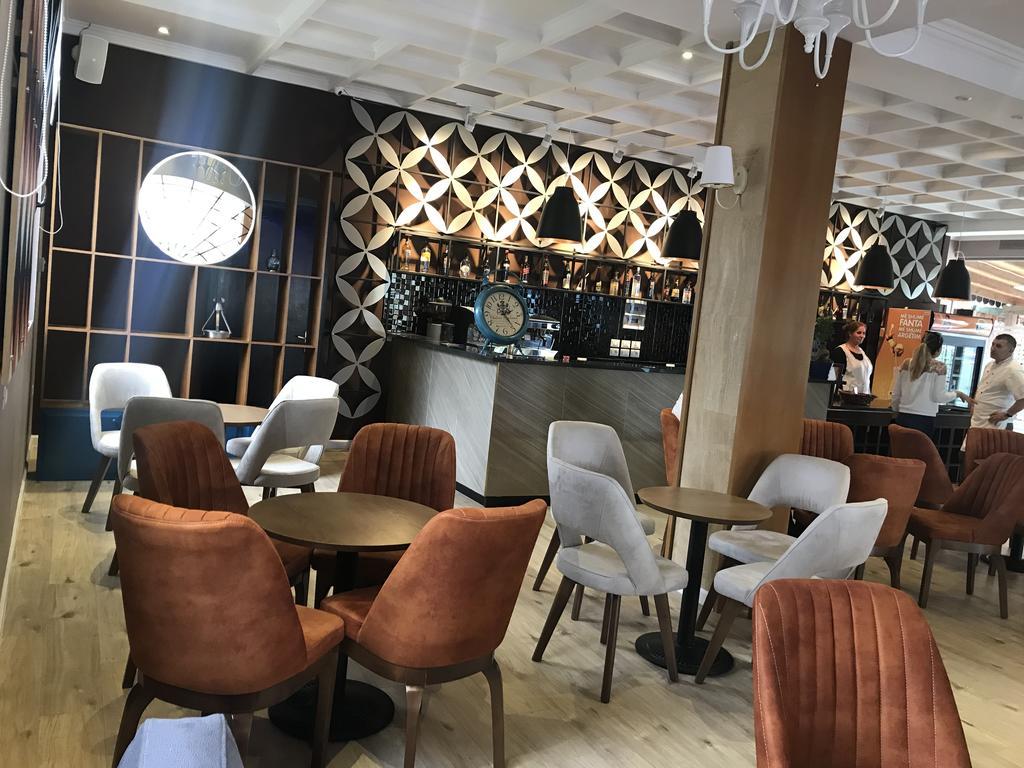 Hotel Jurgen Rinas ภายนอก รูปภาพ