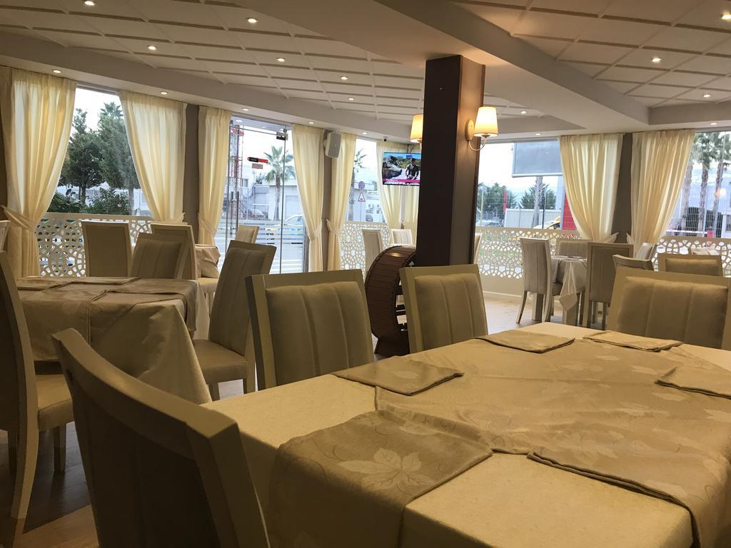 Hotel Jurgen Rinas ภายนอก รูปภาพ